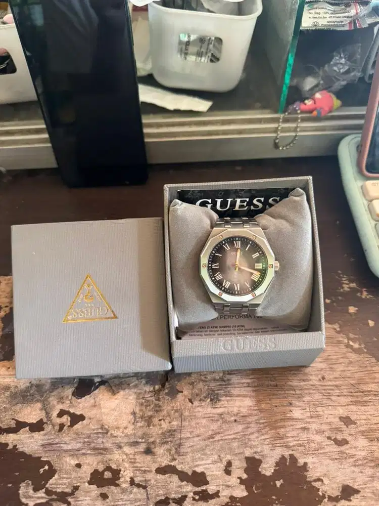 Jam Tangan Guess