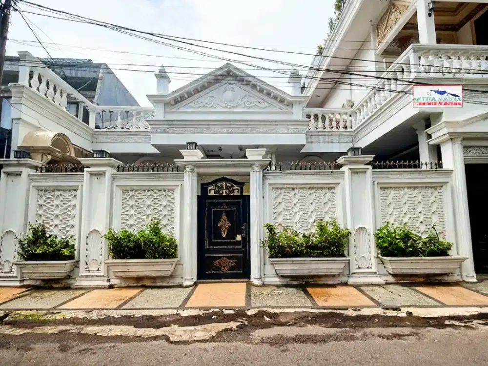 Rumah Mewah SWIMMING POOL DUREN SAWIT jaktim