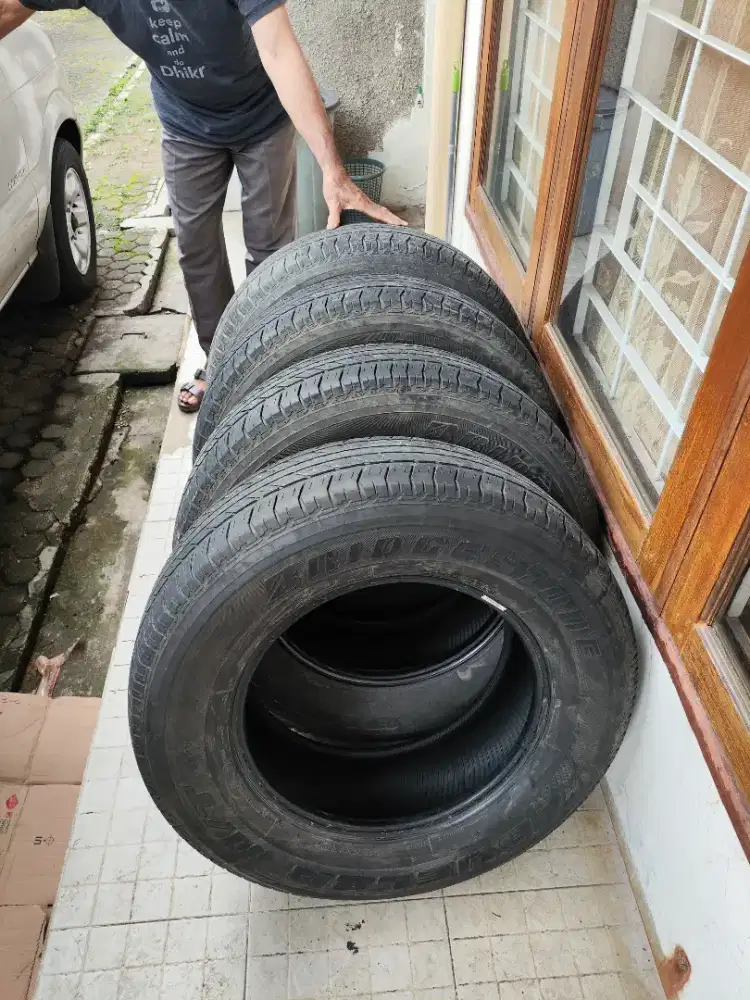 Ban Bridgestone Dueler H/T 4pcs, untuk Fortuner VNT