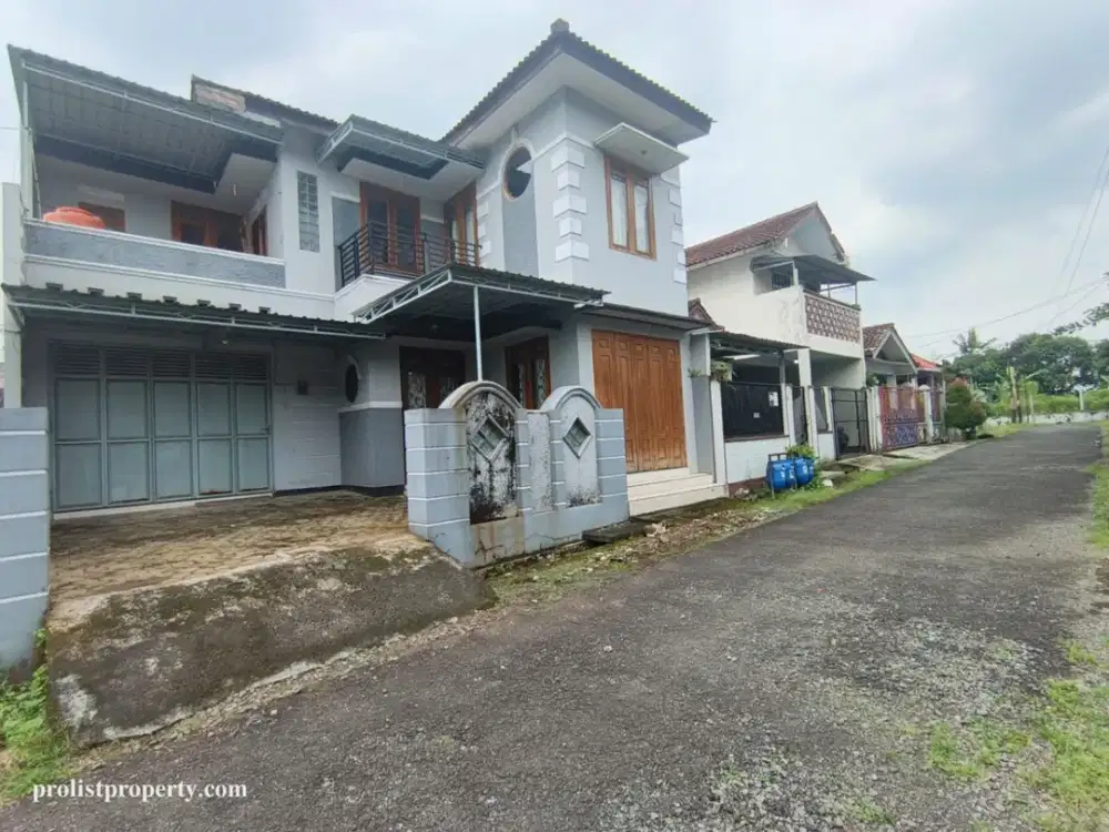 Disewakan Rumah 2 Lantai 6 Kamar Perum GS Indah - 5 Menit Kampus Unsud