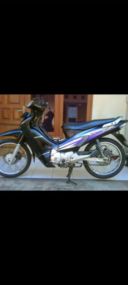 Dijual Honda Karisma X 125 Tahun 2004