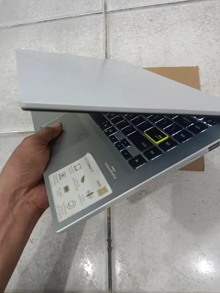 Asus vivobook 14 core i7 gen 11