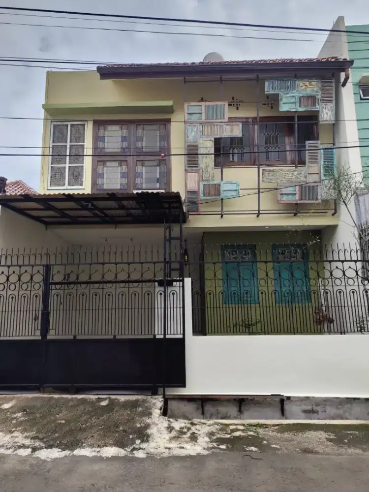Rumah Bagus dkt Sekolah International Tanahkusir  Jakarta Selatan