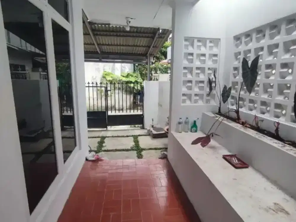 murah banget Rumah siap huni di kawasan strategis Cibabat, lingkungan aman dan nyaman, dekat berbagai fasilitas umum.