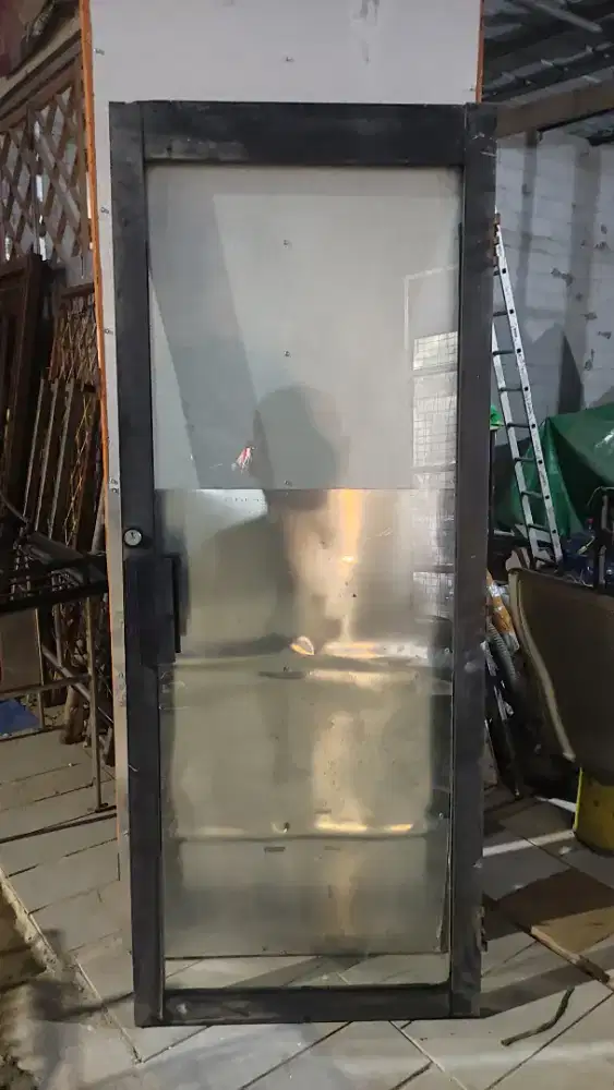 PINTU KACA ALUMUNIUM TANPA KUSEN HANYA PINTU