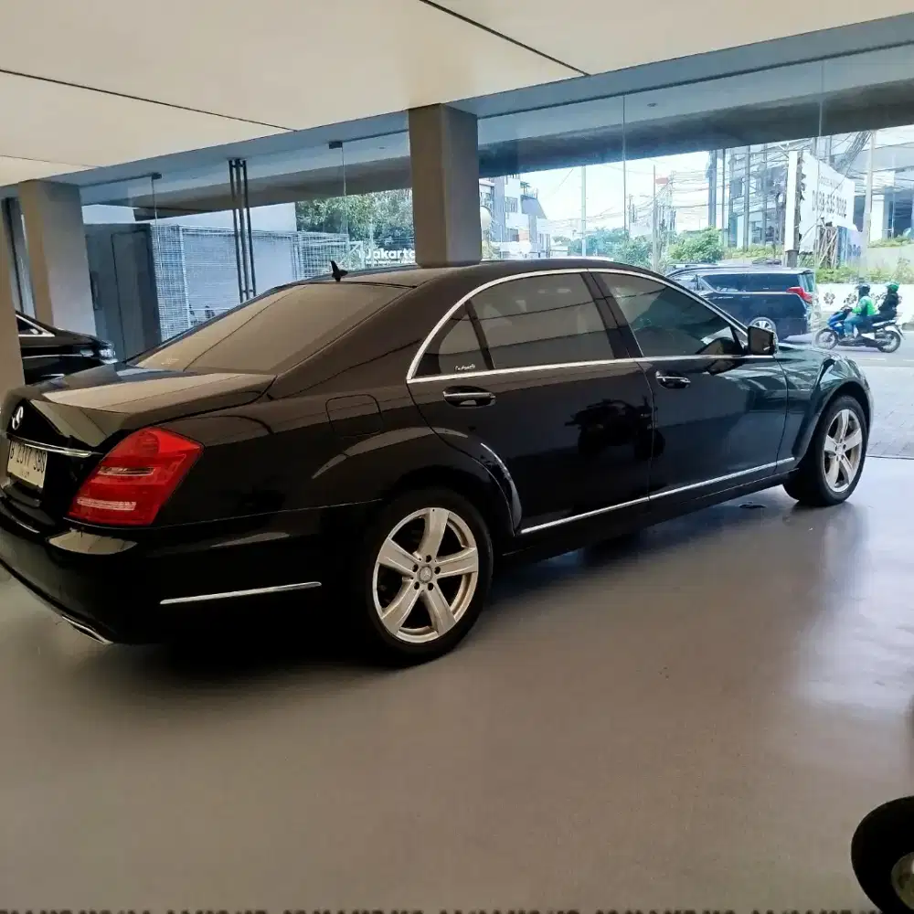 Mercedes Benz S300L CKD 2012