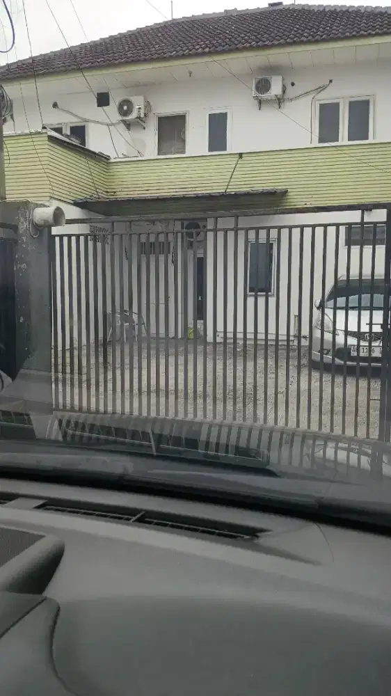 Jual rumah dekat tol jatiwaringin