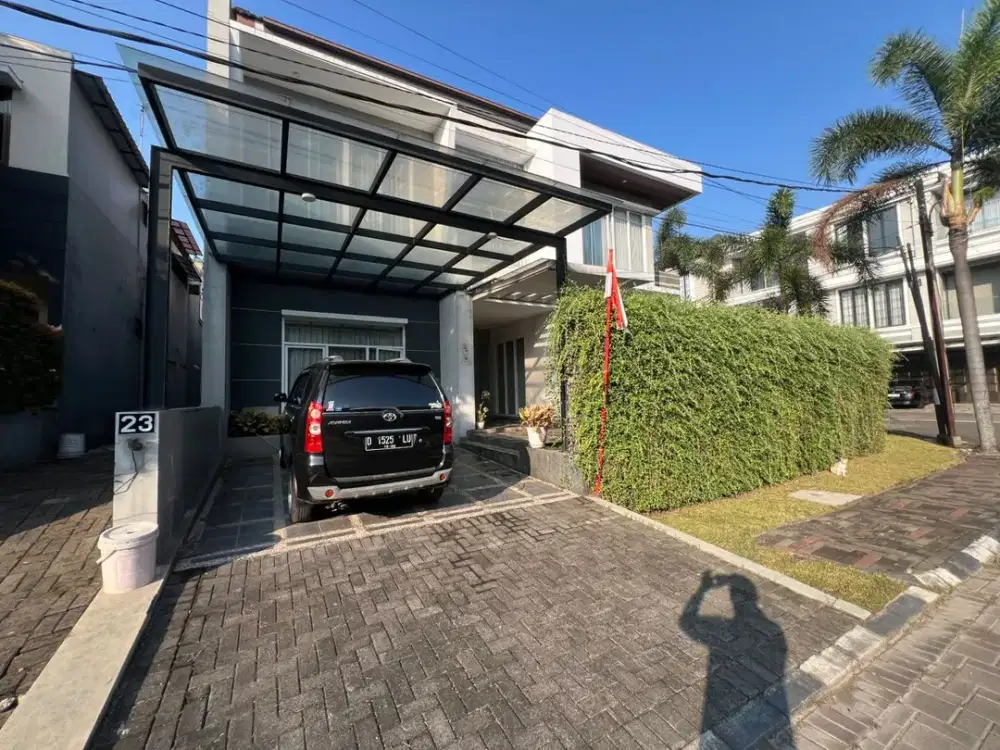Dijual Rumah 2 Lantai Posisi Hook Modern Minimalis Siap Huni Lokasi di Batununggal Bandung