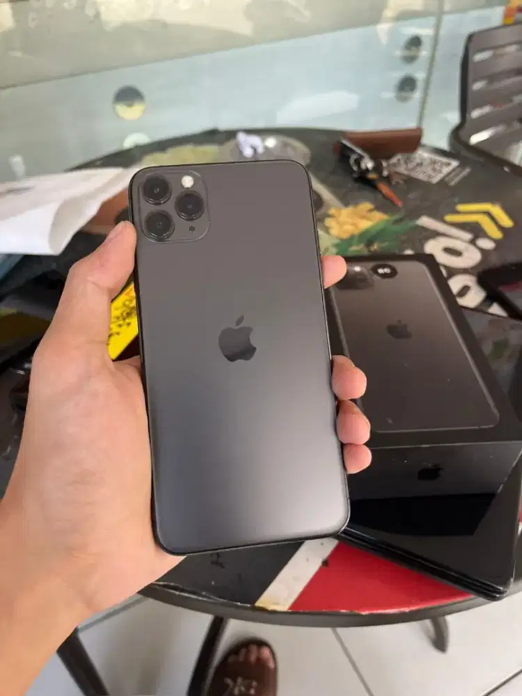 IPHONE 11 PRO MAX 256GB BEACUKAI FULLSET