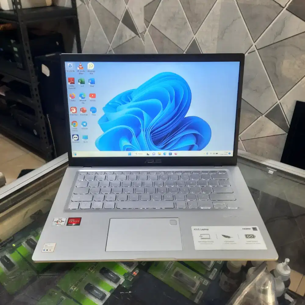 Asus M415D, Athlon Silver 3050U, RAM 4GB, SSD 256GB, Layar 14 inch