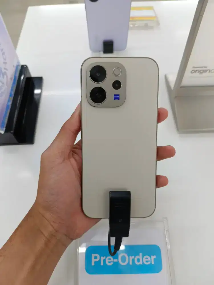 Pre-order Vivo V70 5G