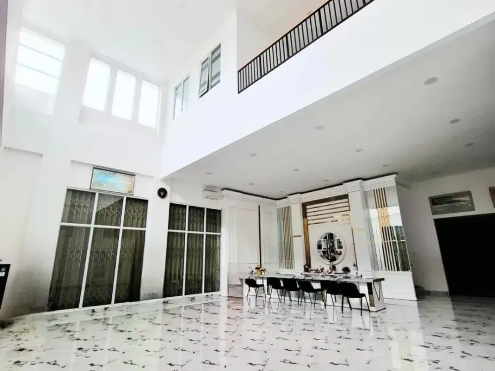 Rukan Premium Posisi Hook Area Mega Boulevard Harapan Indah Bekasi Siap Pakai