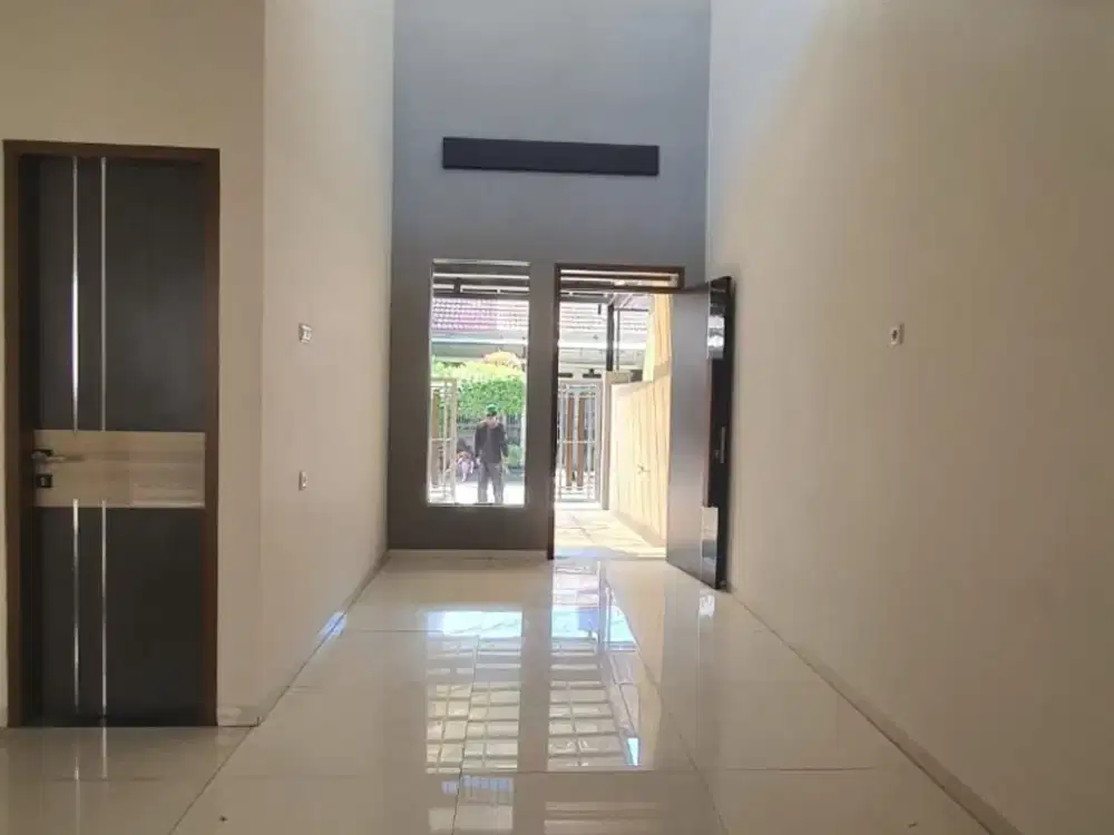 Dijual Rumah Deign Lux Baru Siap Huni Modern Minimalis Lokasi di Taman Holis Indah 1 Bandung