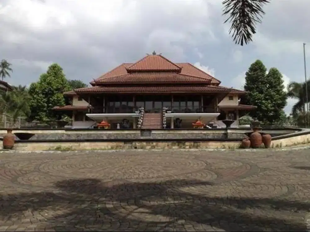 Ruang Usaha Nyaman Ex Resto siap pakai lengkap Izin Usaha di Cimalaka Sumedang