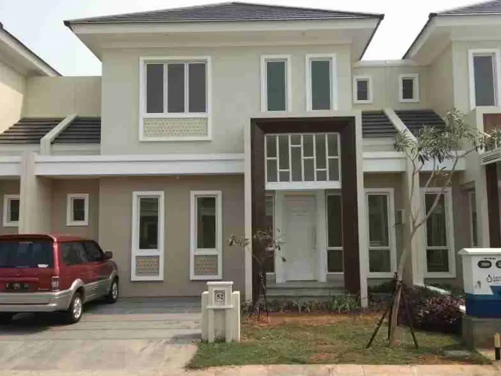 Dijual Cepat Rumah Eksklusif Semi Furnish Luas 180m² di Suvarna Sutra