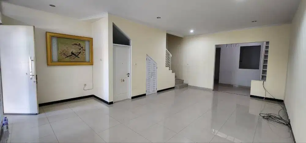 Jual Cepat Rumah Minimalis 2 Lantai di Taman Kopo Indah TKI 5