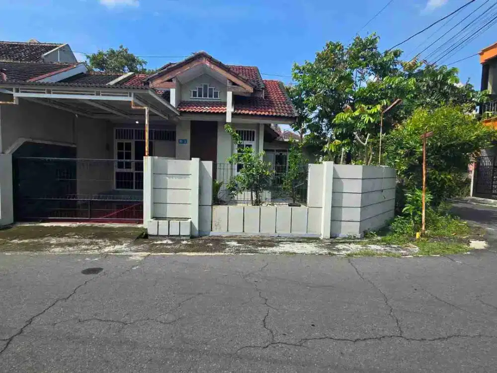 Rumah murah siap pakai lokasi bagus di perumahan grogol indah solo baru