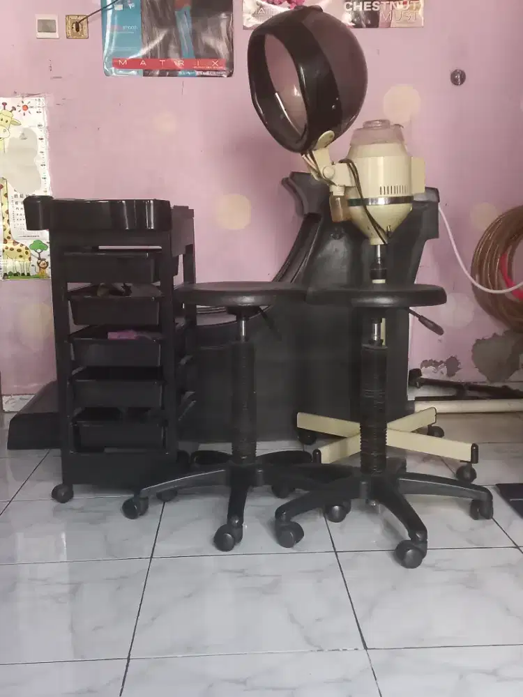 Di jual borongan steamer,kursi salon n rak salon