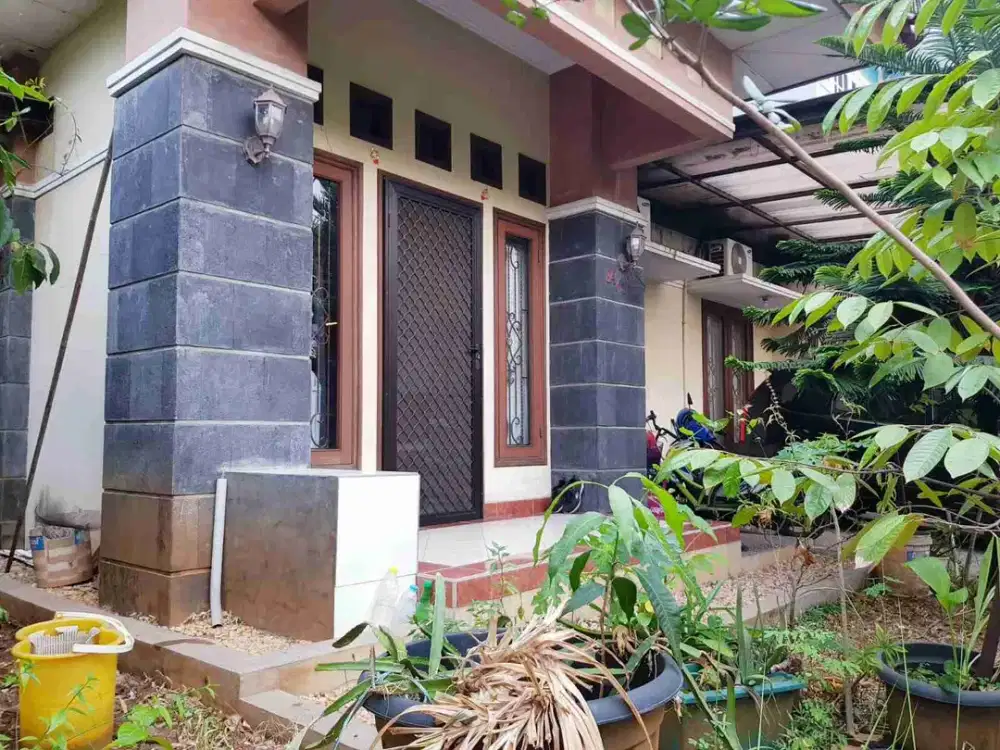 Dijual Rumah Luas, posisi Hoek di Kemang Pratama 3 Bekasi