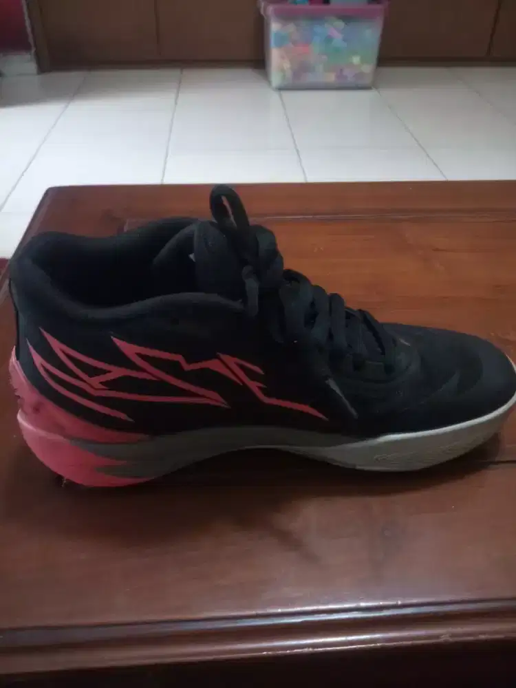 Sepatu basket Puma Lomelo Ball