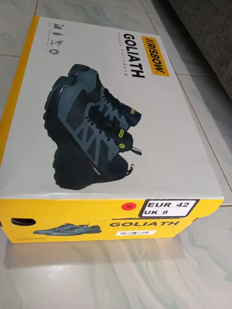 Sepatu safety krisbow