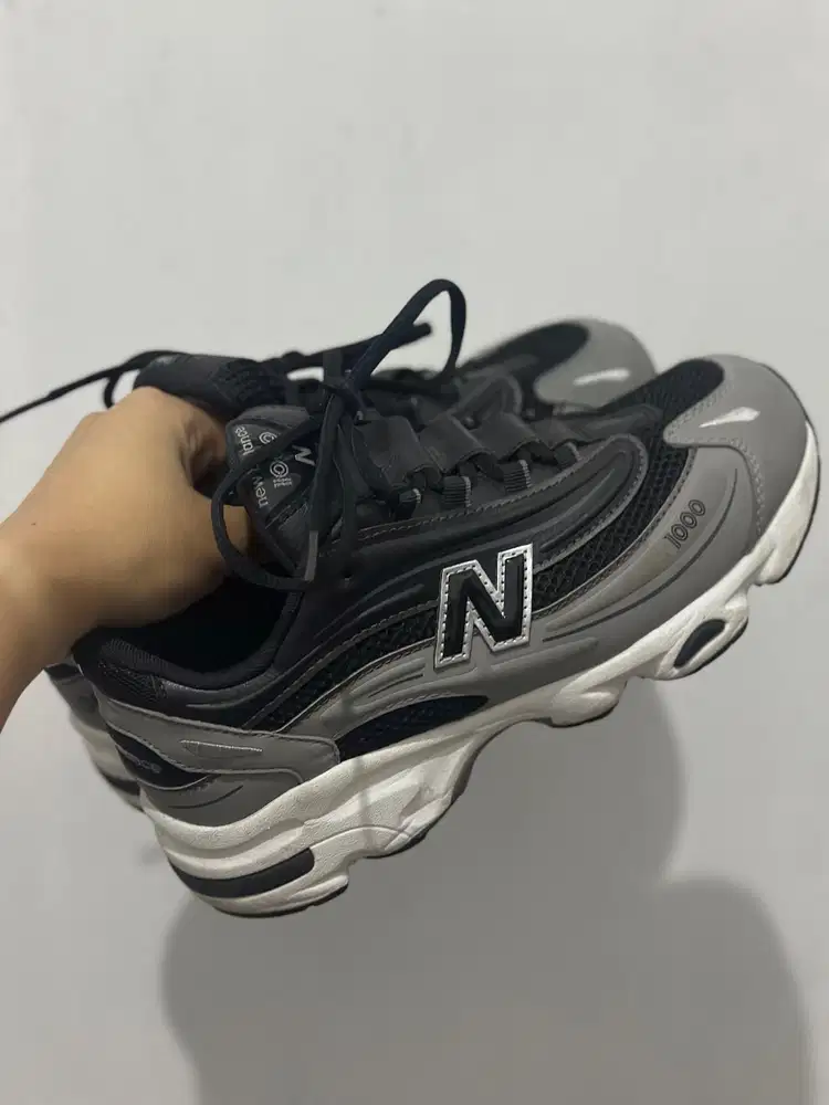 NEW BALANCE 1000