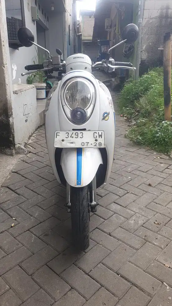 Honda scoopy 2015
