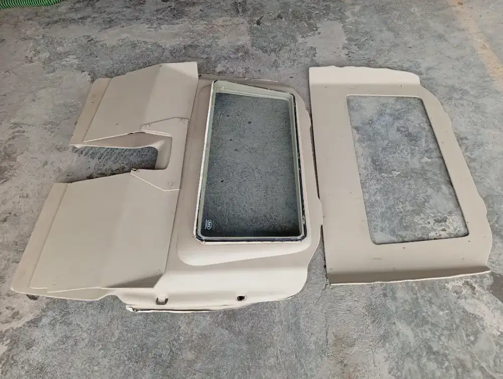 Sekat praktisi toyita Alphard