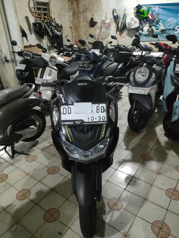 Yamaha Lexi 155cc 2025 hitam