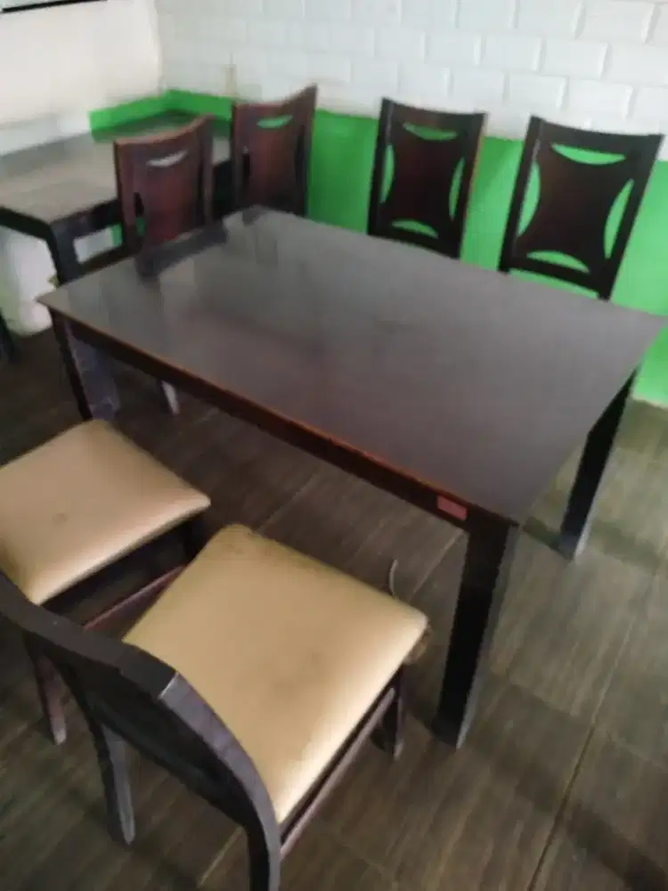 Dijual meja kursi set masih bagus kuat kokoh bekas depot