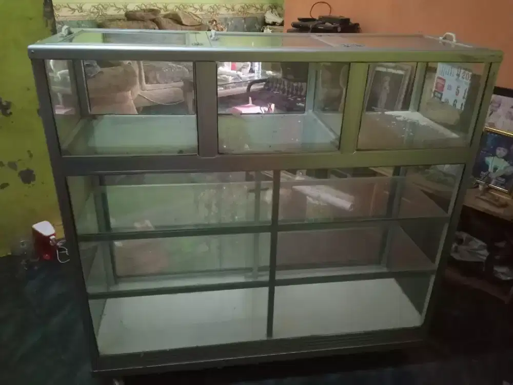 Etalase untuk warung