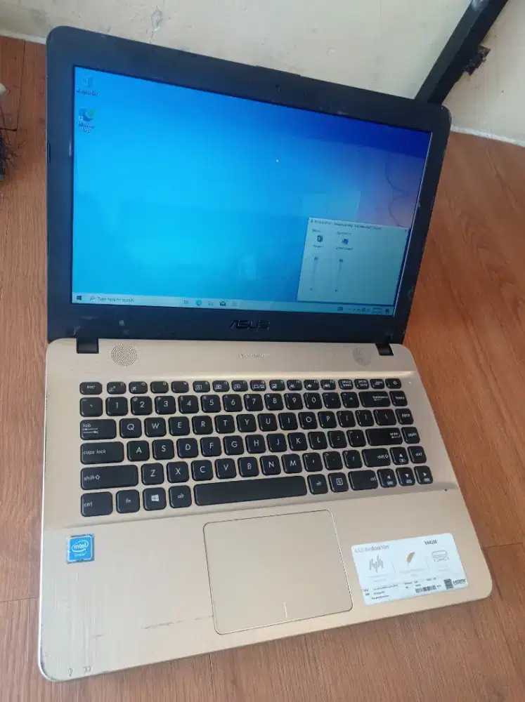 Asus x441m minus keyboard ram 4 hdd 1 tb