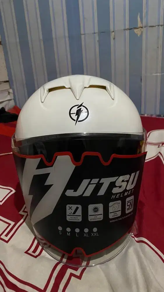 HELM JITSU MASIH BARU
