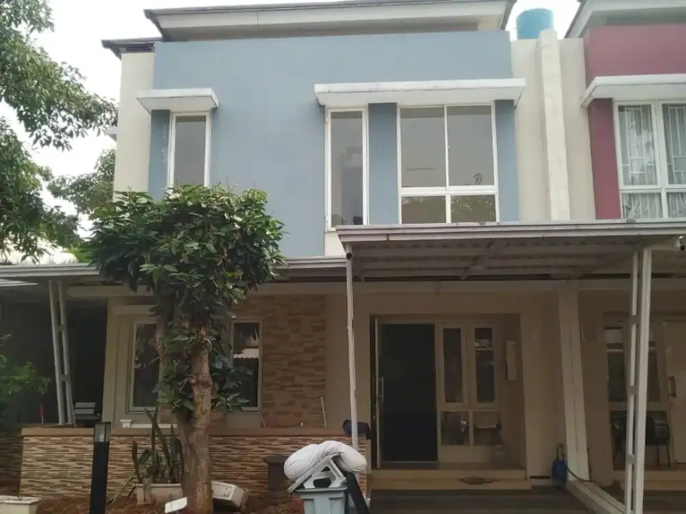 Dijual Rumah Posisi Hoek di Cluster Thomson, Gading Serpong