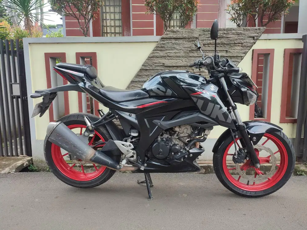SUZUKI GSX S150 KEYLESS TAHUN 2018 ORISINIL
