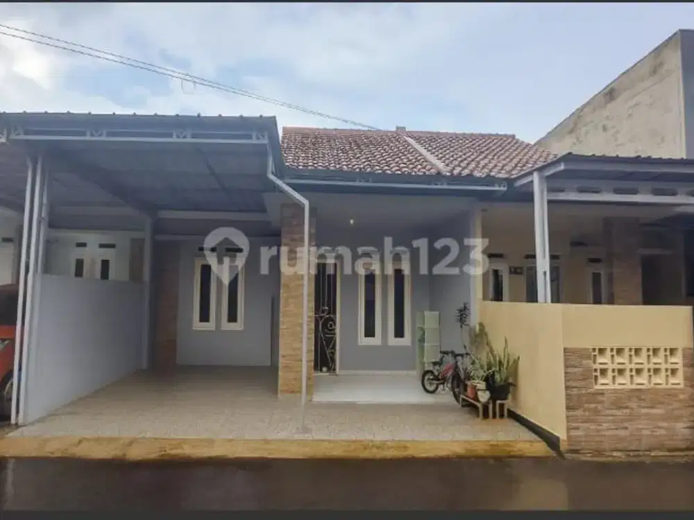 Rumah Hadap Selatan 13 Menit ke RS Permata Depok SHM Siap KPR J-41035