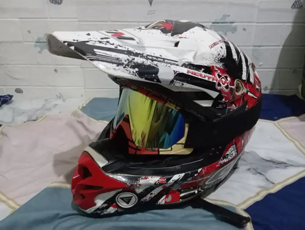 Helm cross GM + gogle