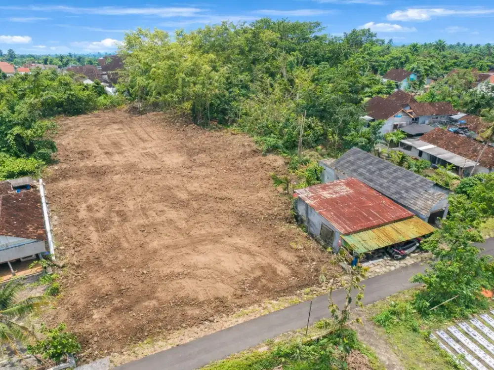 Tepi Jalan Aspal Besar, Tanah Di Selomartani Kalasan