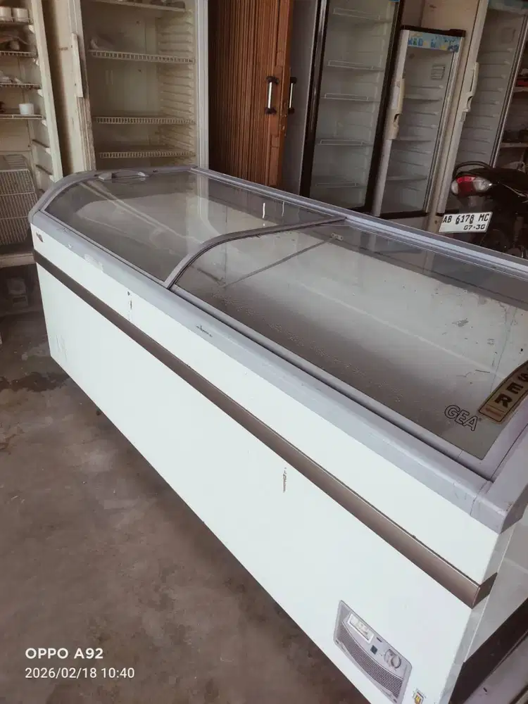 Freezer sleding kaca bekas murah merk GEA 700L normal tinggal pakai