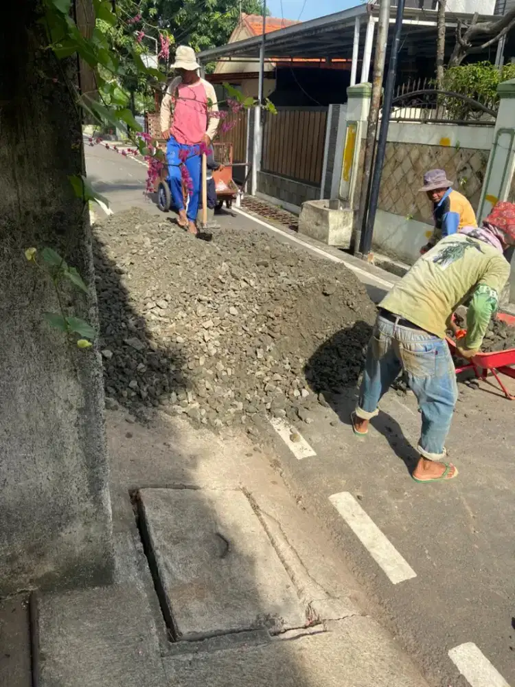 Galian kolam bongkar bangunan rumah tua cut and fill