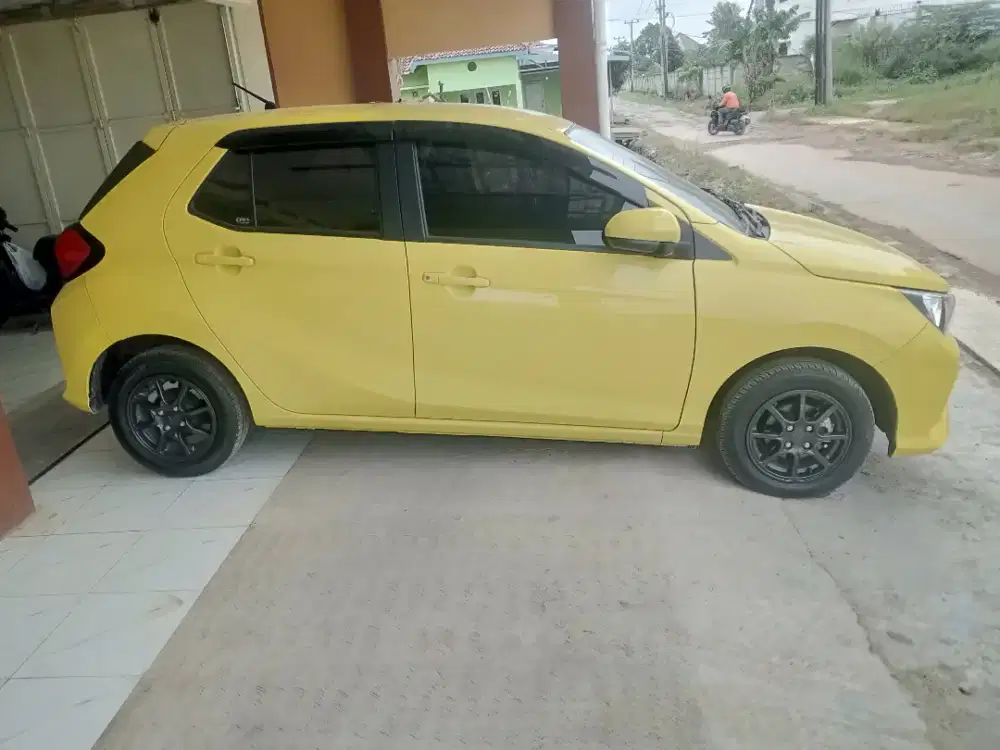 Daihatsu ayla X matic 2025