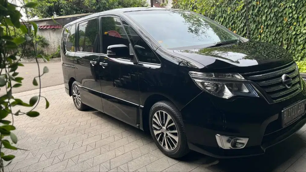 DIJUAL NISSAN SERENA 2017 HWS HITAM, Full Original, tangan pertama!