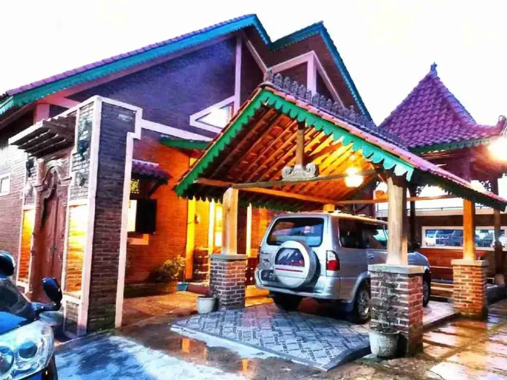 Rumah Etnik Di Area Solobaru