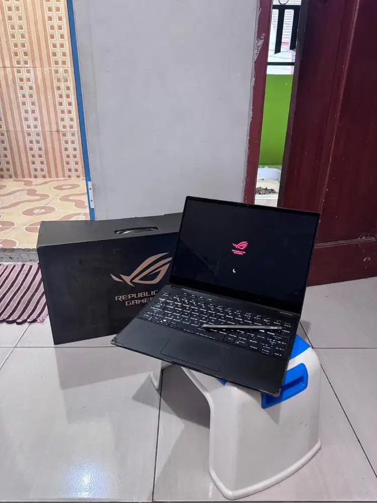 Laptop gaming tipis  Asus Rog Flow X13 | Ryzen 9 RTX 3050