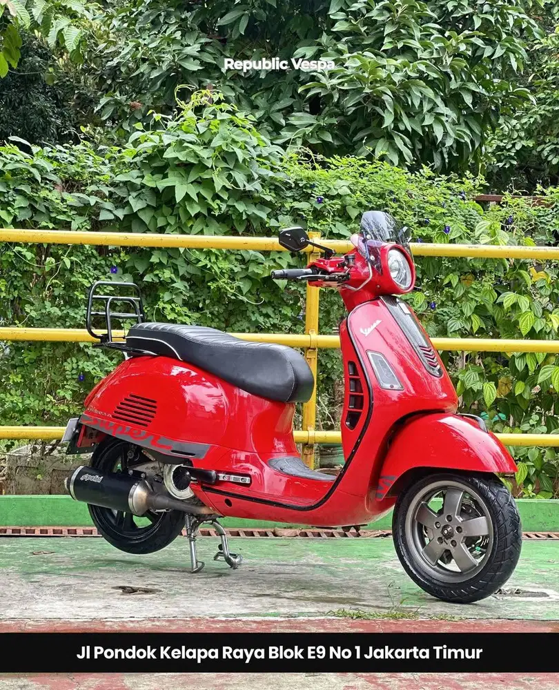 TERMURAH PIAGGIO VESPA Gts 150 3V IE TAHUN 2017 WARNA MERAH