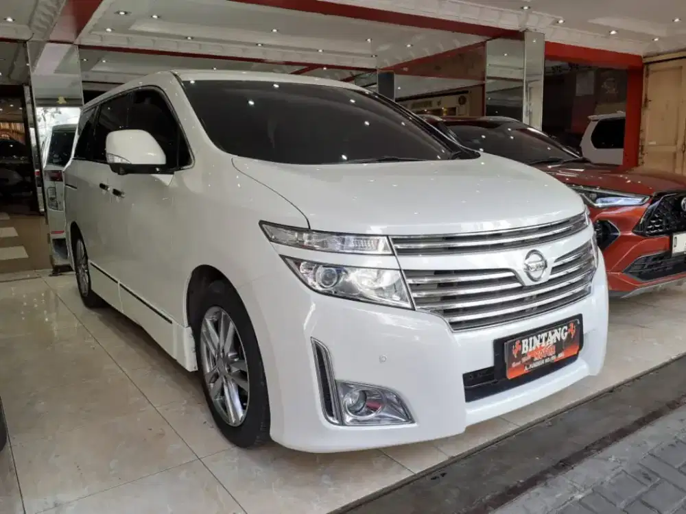 ELGRAND HWS 2.5 AT 2014 FACELIFT PUTIH /MODEL THN 2015 (BINTANG MOTOR)
