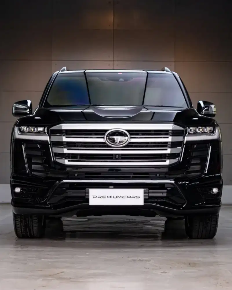 AVAILABLE
Toyota Landcruiser 300 VXR
2023