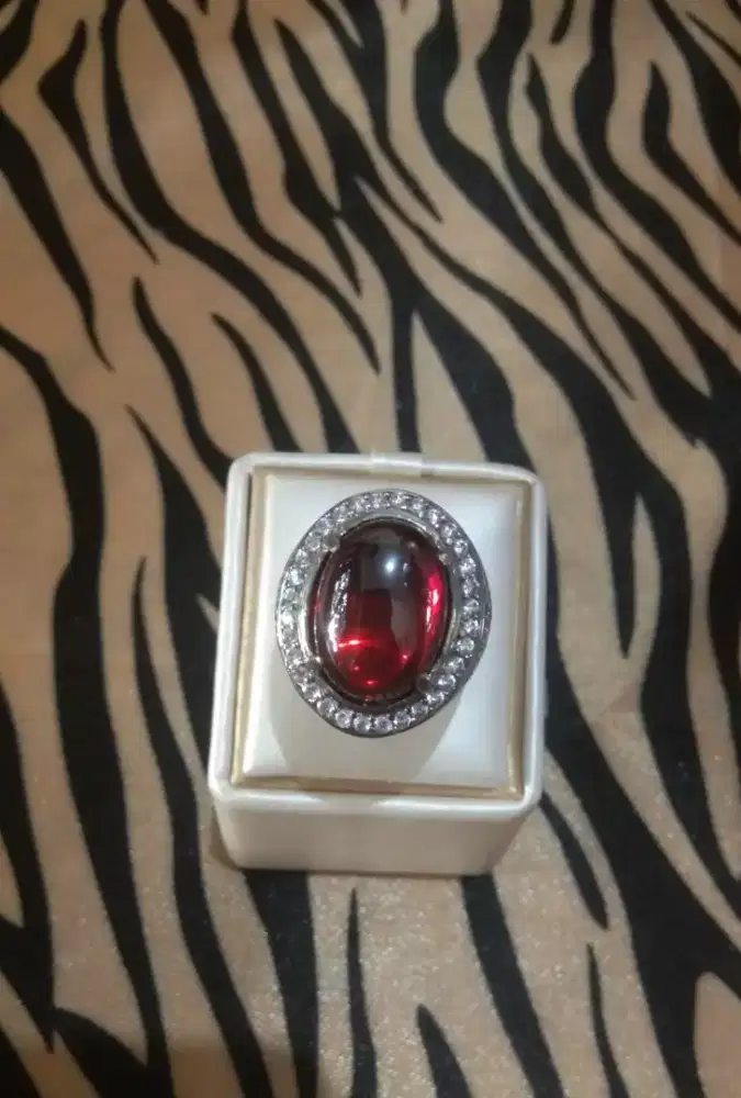 Cincin Batu Red Garnet ring 9 titanium
