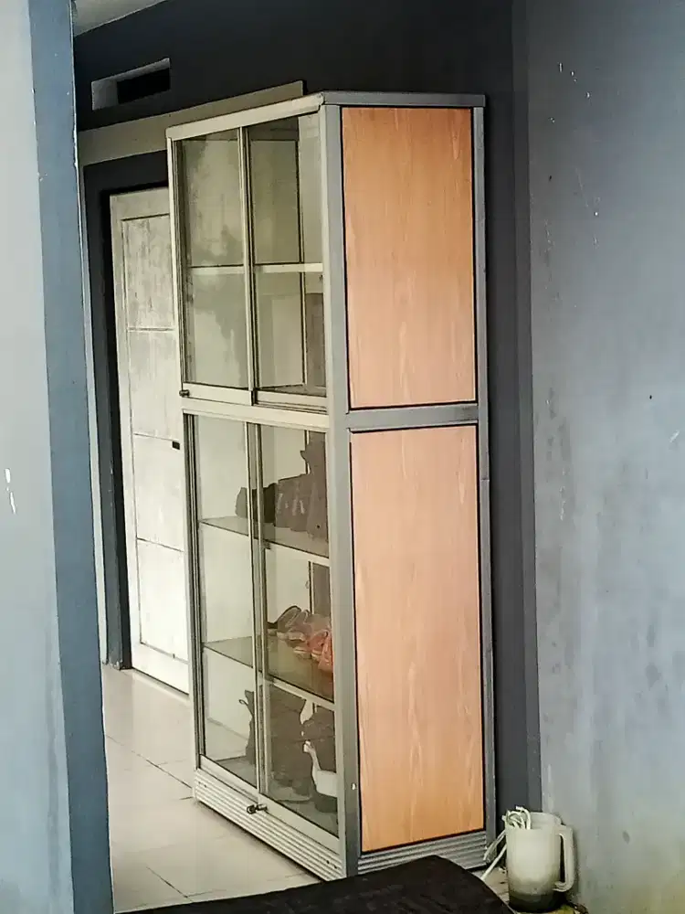 DIJUAL CEPAT ETALASE BESAR