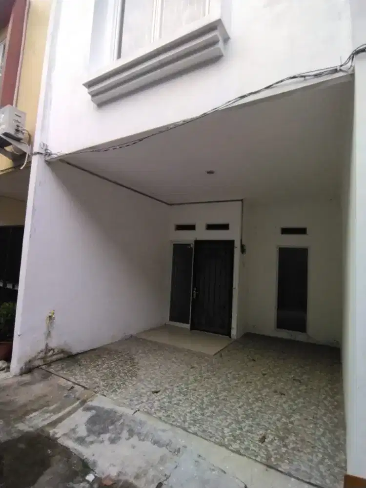 Jual rumah 2 lantai siap huni.Jln Sumur Batu Kemayoran Jakarta pusat